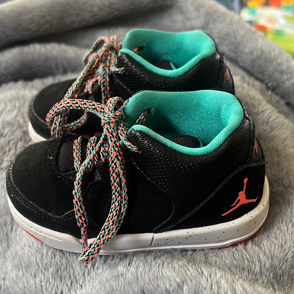 Great Condition Child’s Size 5C Retro 2014/2015 Jordan Flight Sneakers